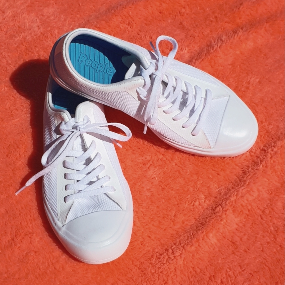 Unisex People Footwear Size 7 Men/ 9 women *White